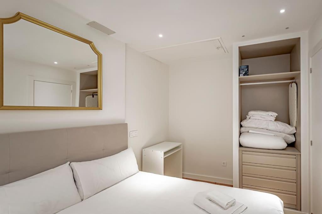 New modern Apartment Malasaña - Chueca 5 Pax photo 2