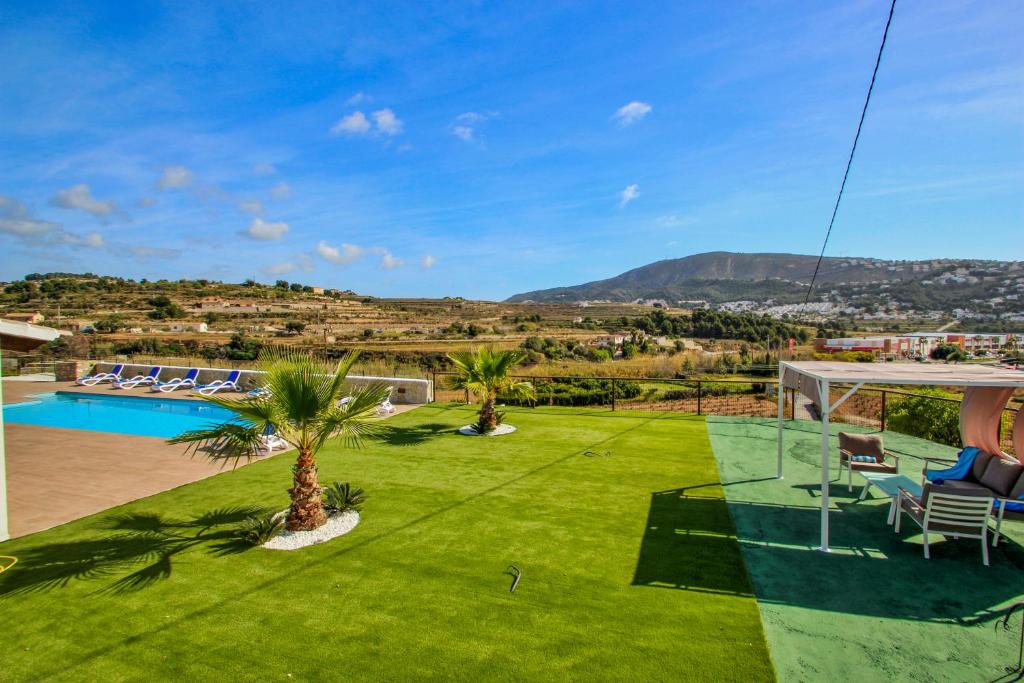Rosalia - holiday home with panoramic view and private pool in Teluda photo 3