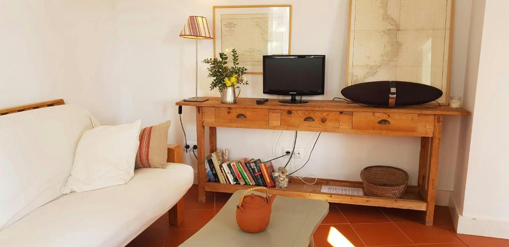 ApartmentsTamariu4 Unbeatable views 50m to beach photo 3