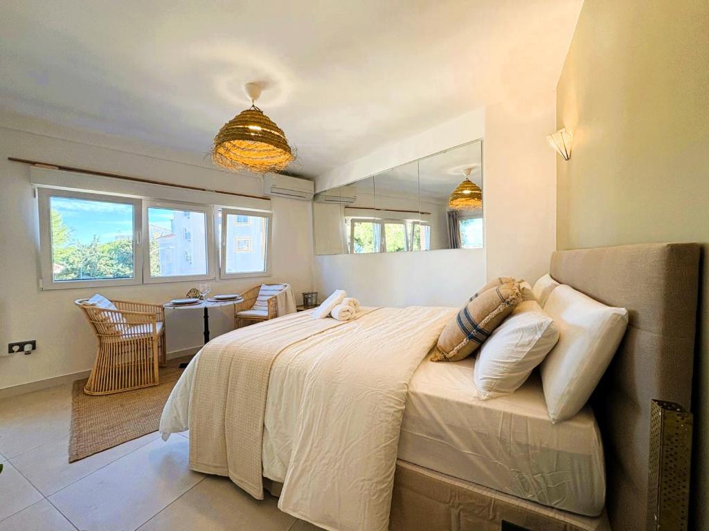 Shiny Studio with Pool & Carihuela Beach at 500m photo 2