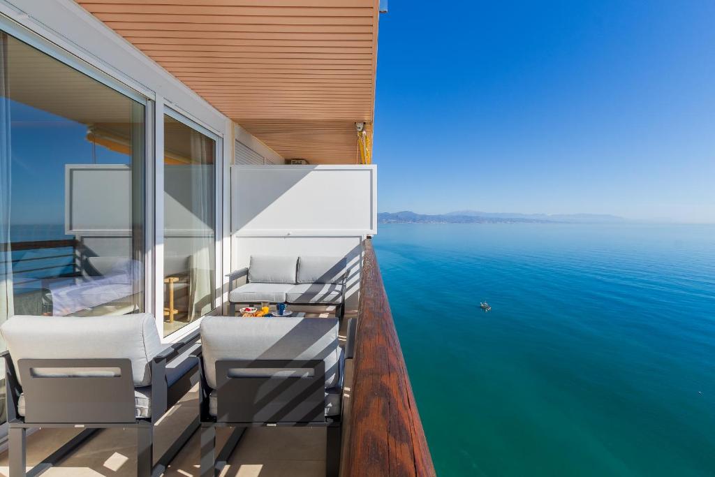 SANTA CLARA Modern & Exclusive Seafront Apartment — photo 1