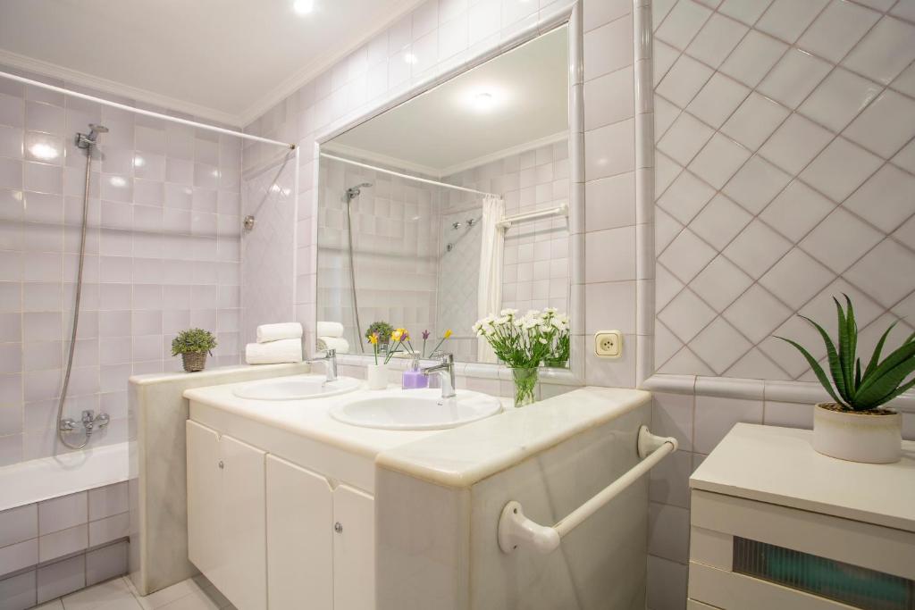 SingularStays Reina II photo 3
