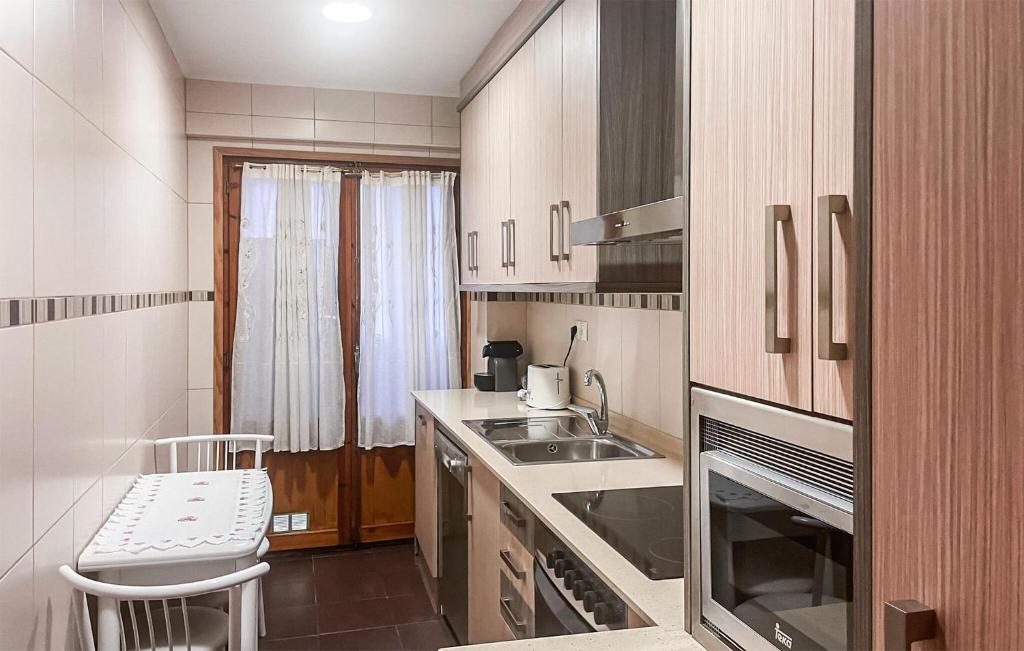 Stunning Apartment In Montalbán photo 3