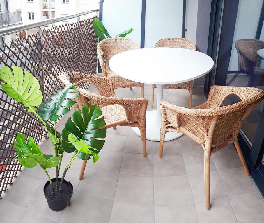 Telmo's Home con PARKING -Sirimiri Apartments- — photo 1