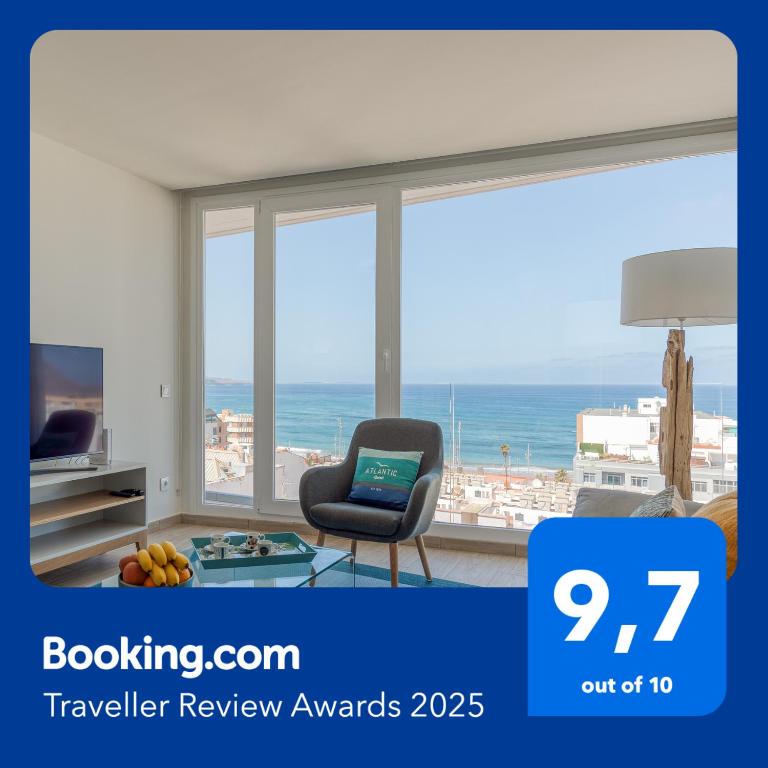 Elegant living with great views of Las Canteras Beach — photo 1