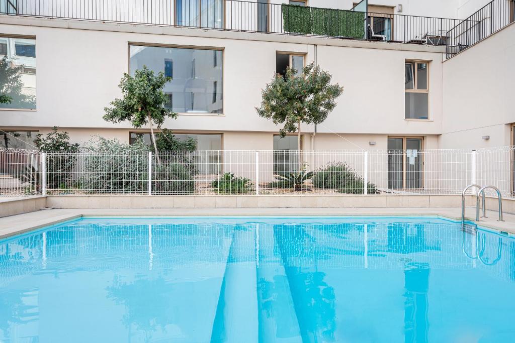 Valencia City Apartment with Gym Pool Free Parking TheHavenEscape photo 2