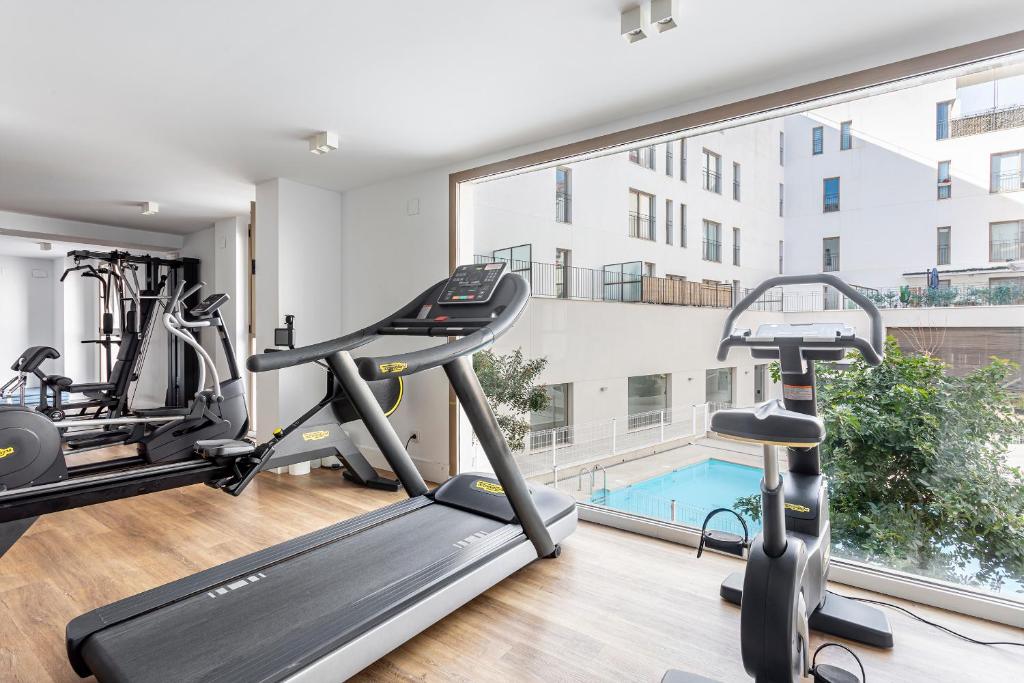 Valencia City Apartment with Gym Pool Free Parking TheHavenEscape photo 3