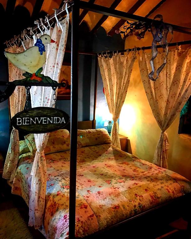 Room for rent in a beautiful country house ideal for a romantic getaway — photo 1