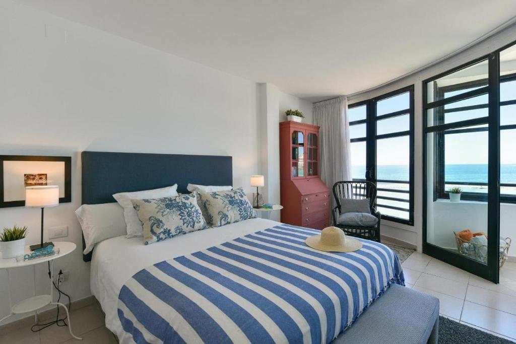 Spectacular 3-Bedroom Ocean View in Las Canteras photo 2