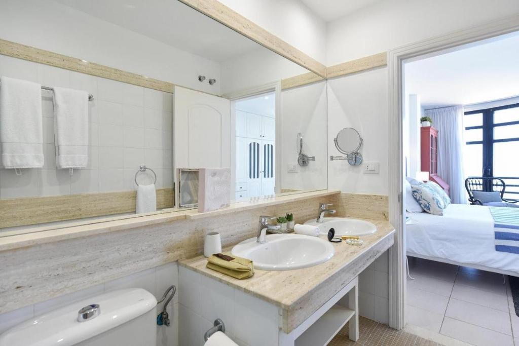 Spectacular 3-Bedroom Ocean View in Las Canteras photo 3