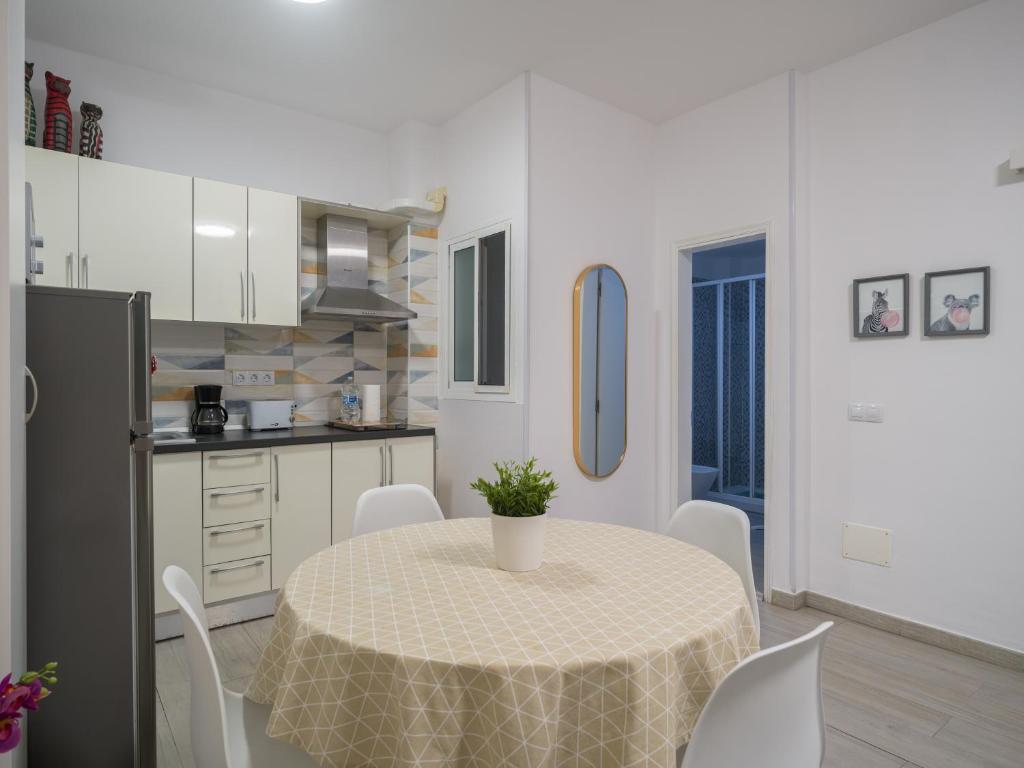 Canteras Canary Beach — photo 1