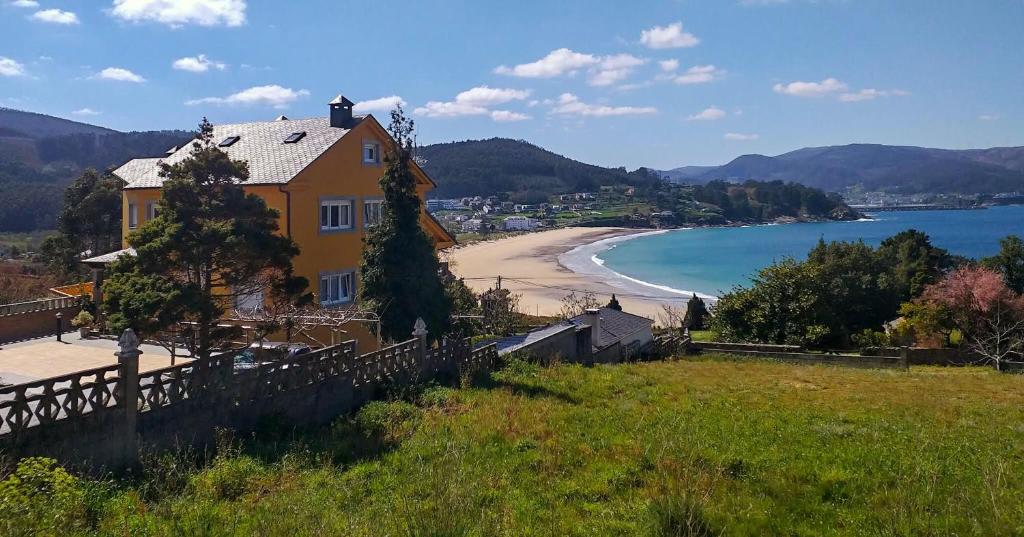 Spacious Apartment in Viveiro with Sea View — photo 1