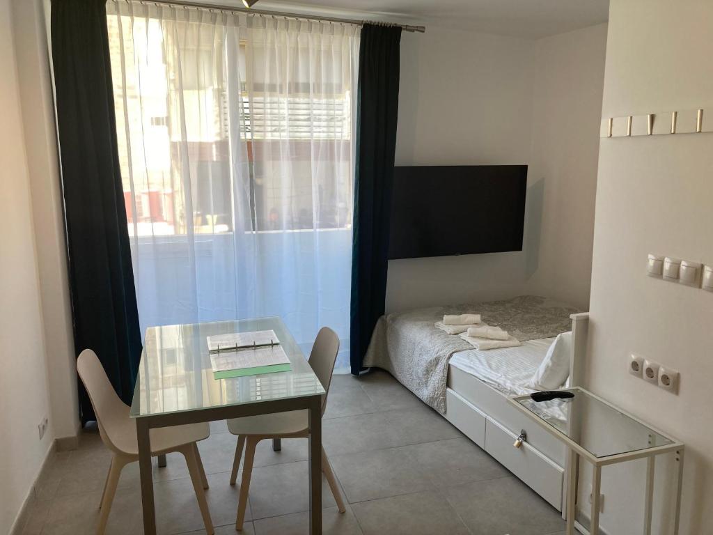 Studio with Small Balcony — photo 1