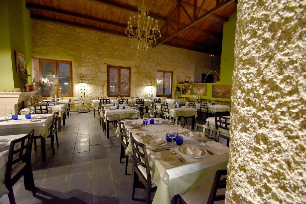 Booking.com: Hotels in Valverde del Fresno. Book your hotel now! photo 3