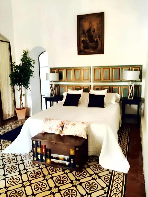 Luxurious Villa in Córdoba + Pool photo 2