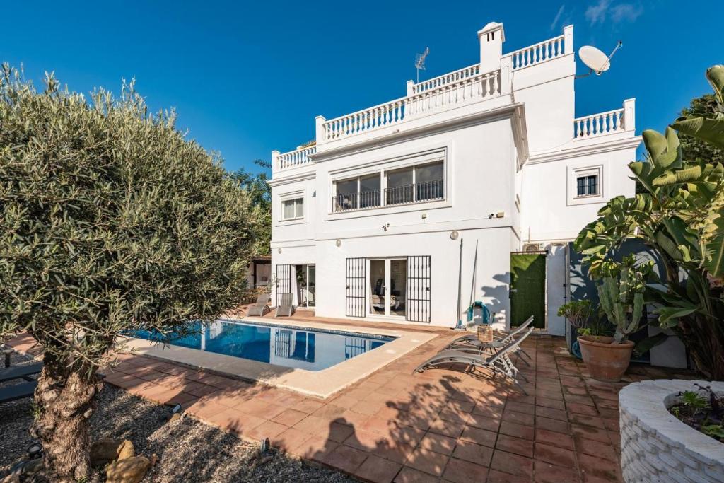 Booking.com: Hotels in Estepona. Book your hotel now! photo 2