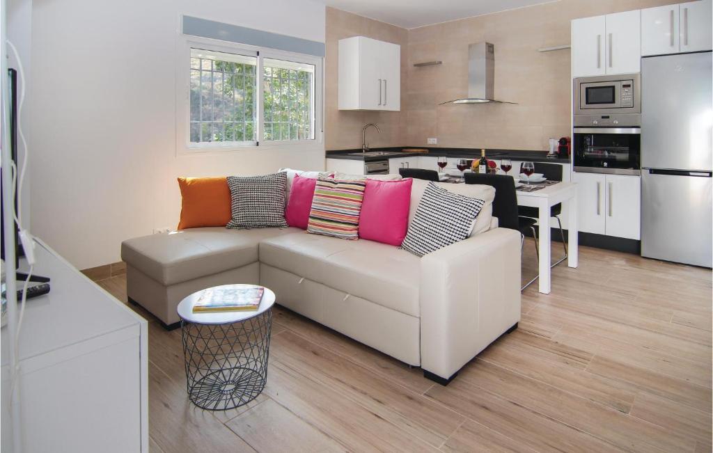 Lovely Home In Sayalonga photo 2