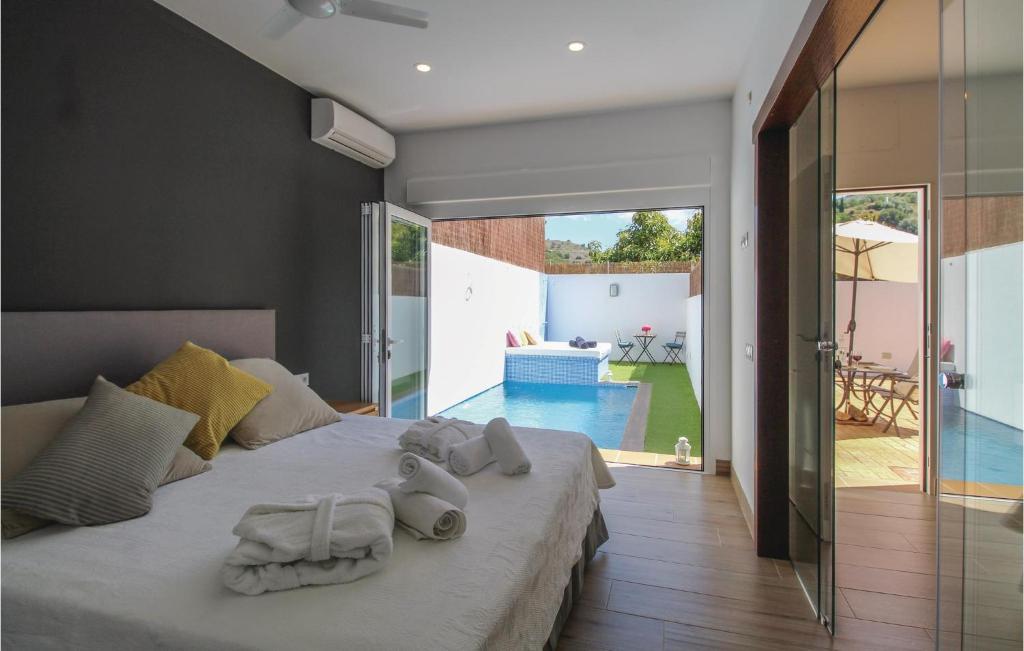 Lovely Home In Sayalonga photo 3