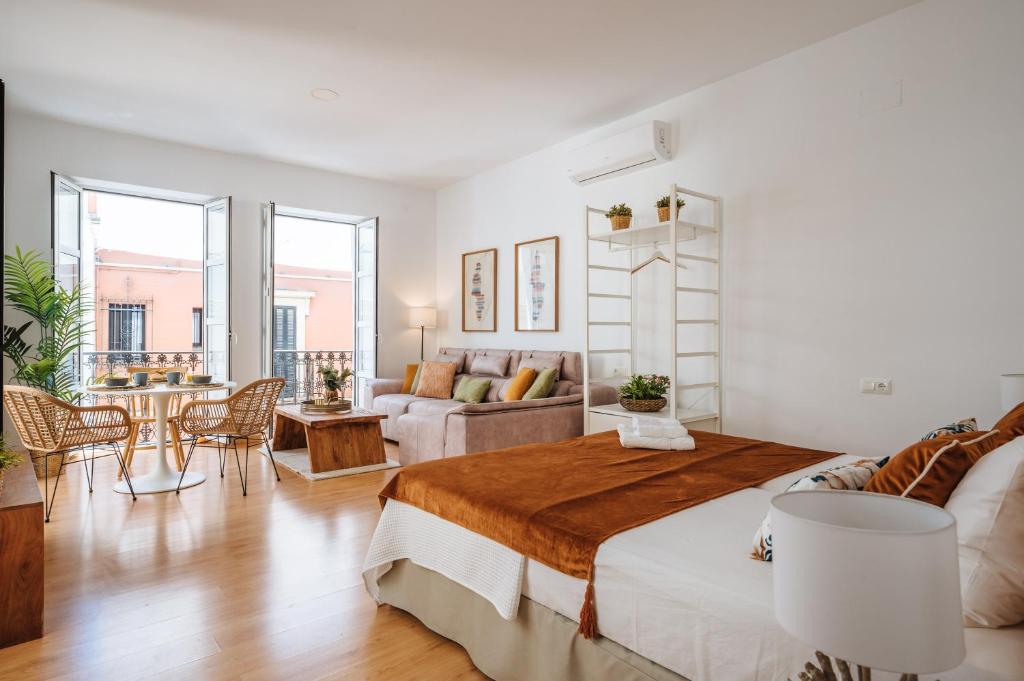 Hostly Rivero 2A Center loft-Fibre-communal terrace-Parking Optional-CLess photo 2