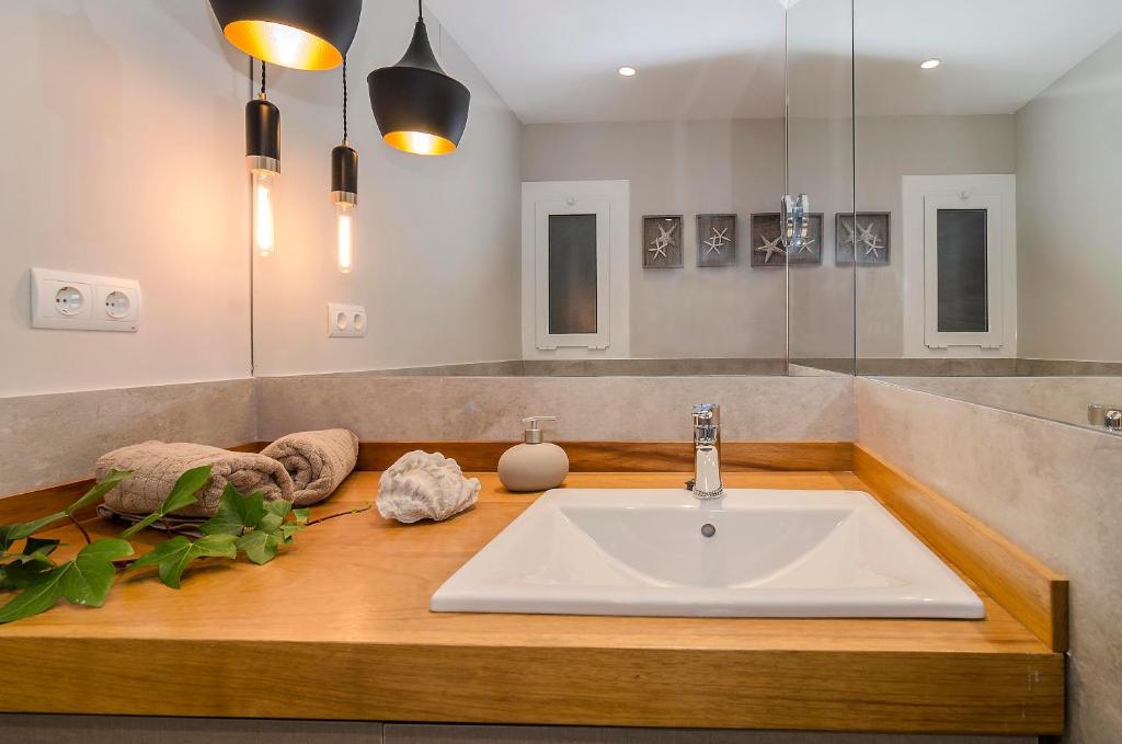 Sitges Spaces Deluxe Centre Apartment photo 3