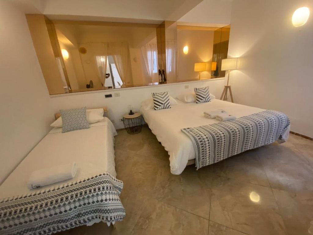 Luxury Beachfront Penthouse with Stunning Views photo 2