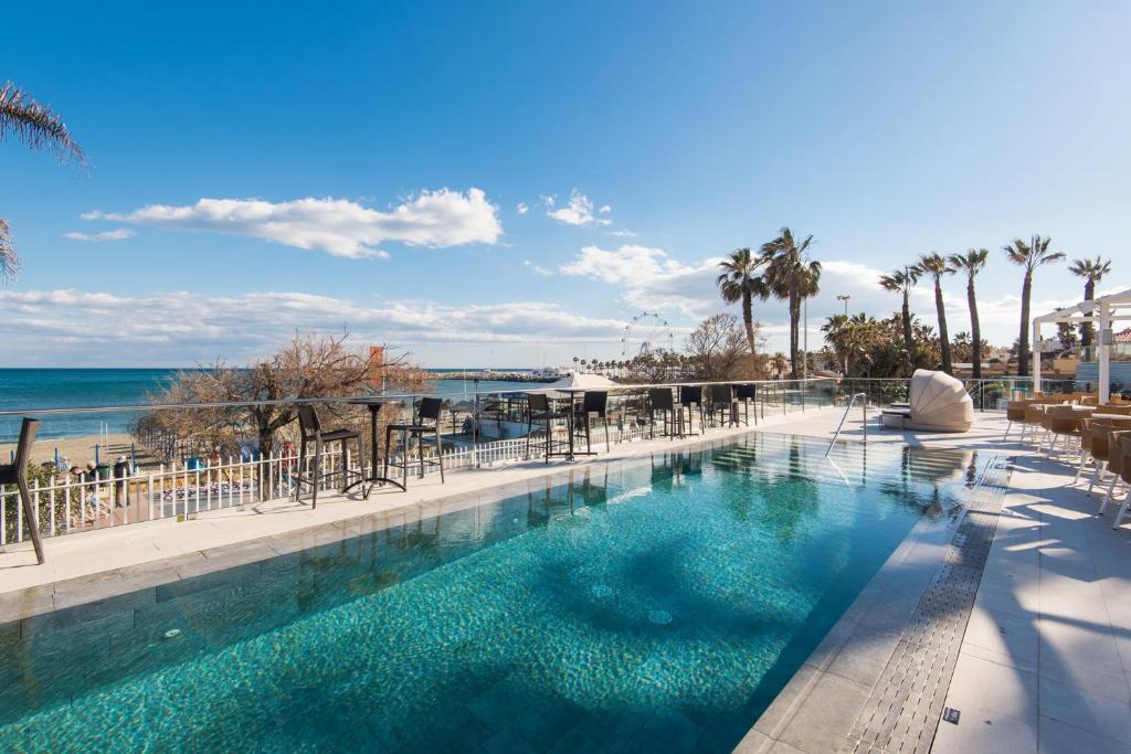 ALOHA MARINA Private APARTMENT 1st line Ocean Beach CARIHUELA — photo 1