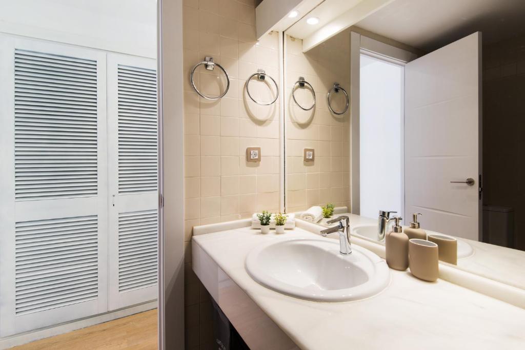 ALOHA MARINA Private APARTMENT 1st line Ocean Beach CARIHUELA photo 3