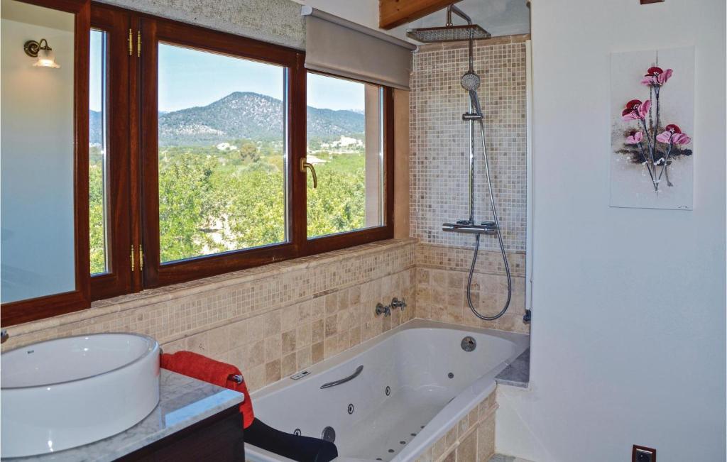 Amazing Home In Santa Maria photo 3
