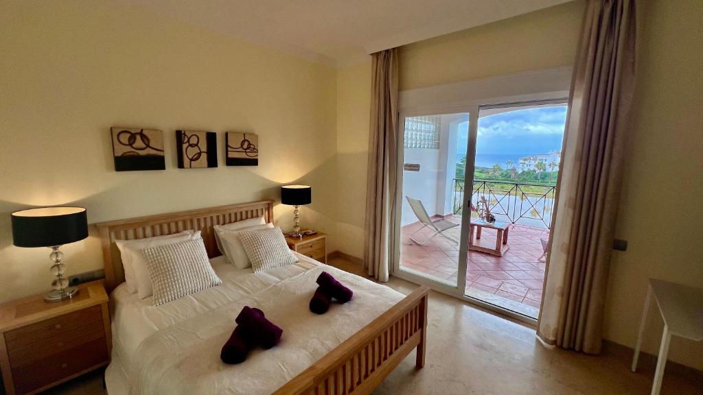 Stunning Apartment With Golf Course and Sea Views photo 2