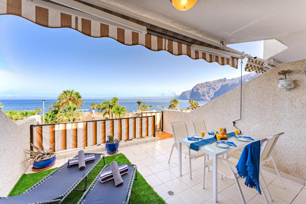 Sea View Apartment Deja Blue - Los Gigantes — photo 1