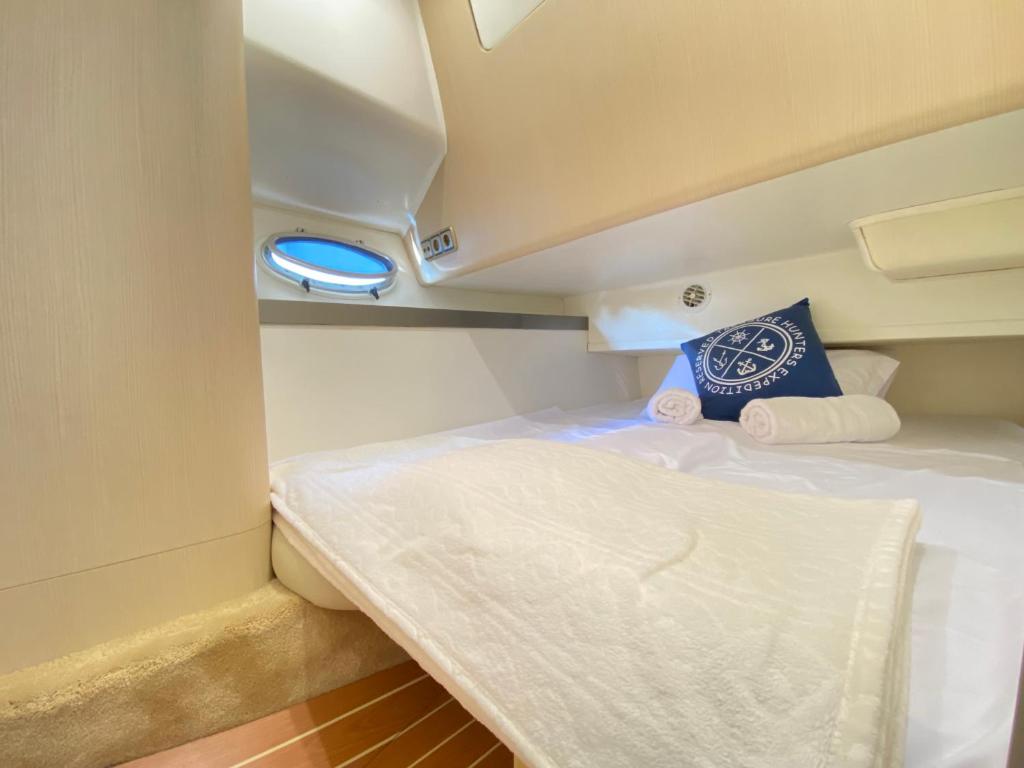 The Valencia Yacht Experience photo 3