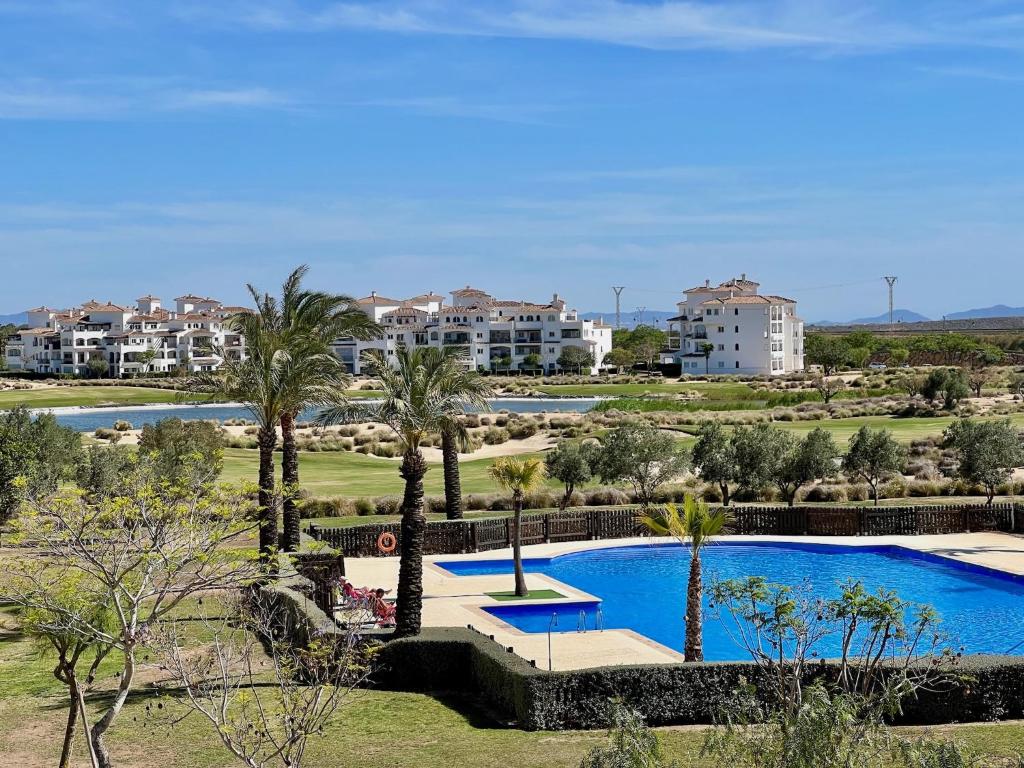 Stunning apartment with a beautiful pool/lake view photo 3