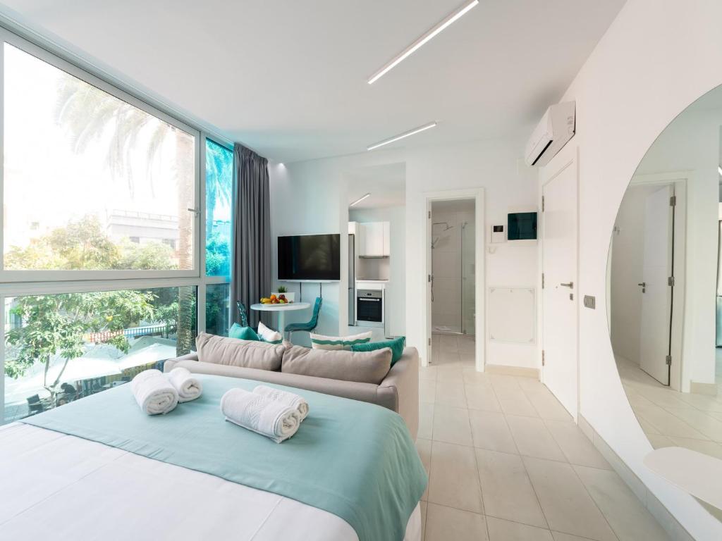 Studio in Las Palmas near Playa de Las Canteras photo 2