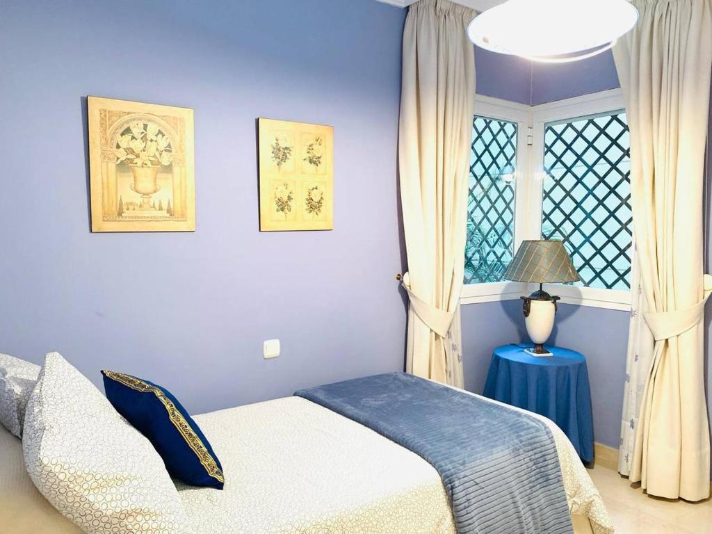 Spectacular beachfront apartment — photo 1