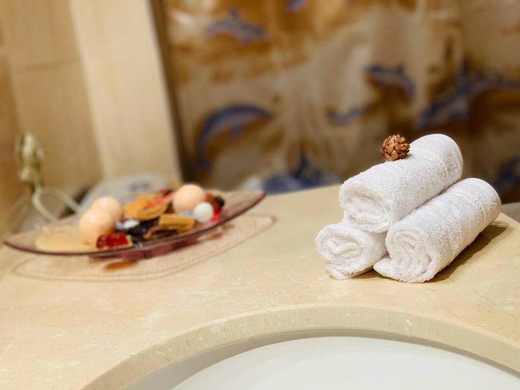 Spectacular beachfront apartment photo 3