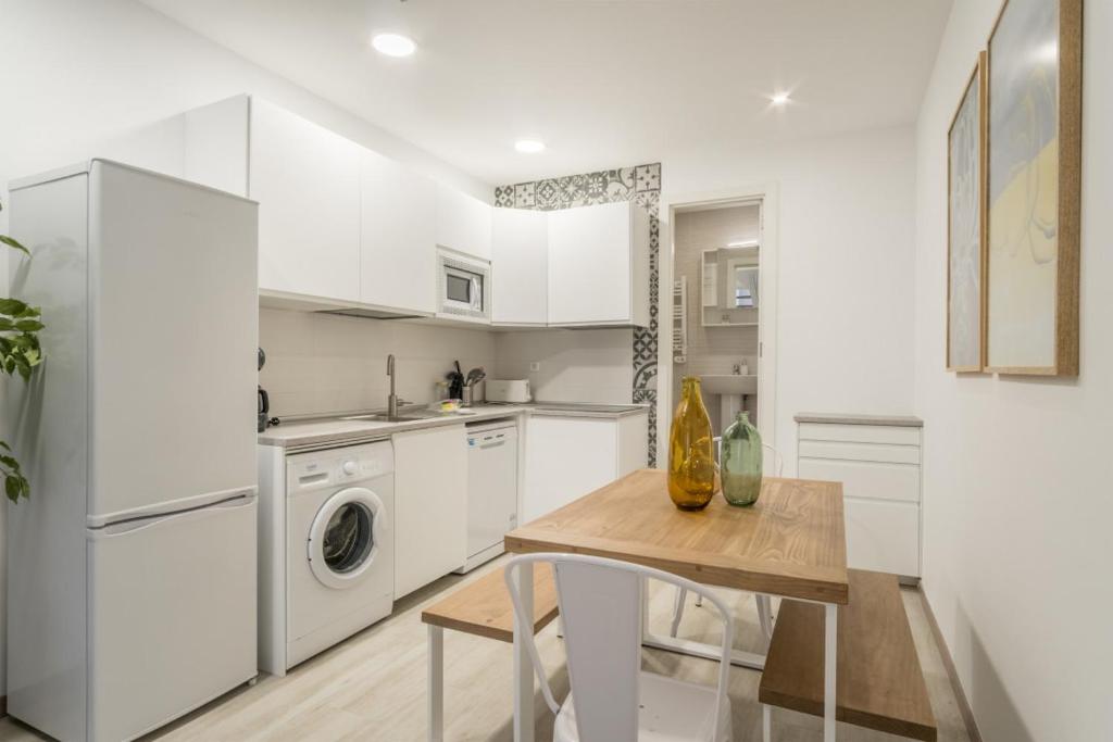1 bedroom 1.5 bathrooms furnished - Delicias Atocha - Modern - MintyStay photo 3