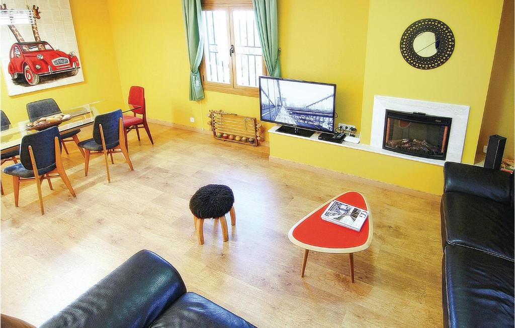 Lovely Home In St Cebrià De Vallalta photo 3
