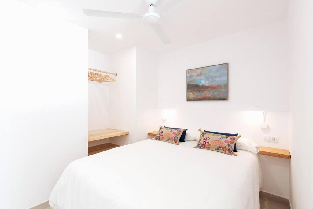 Beachfront Apt with Open Terrace in Las Canteras photo 2