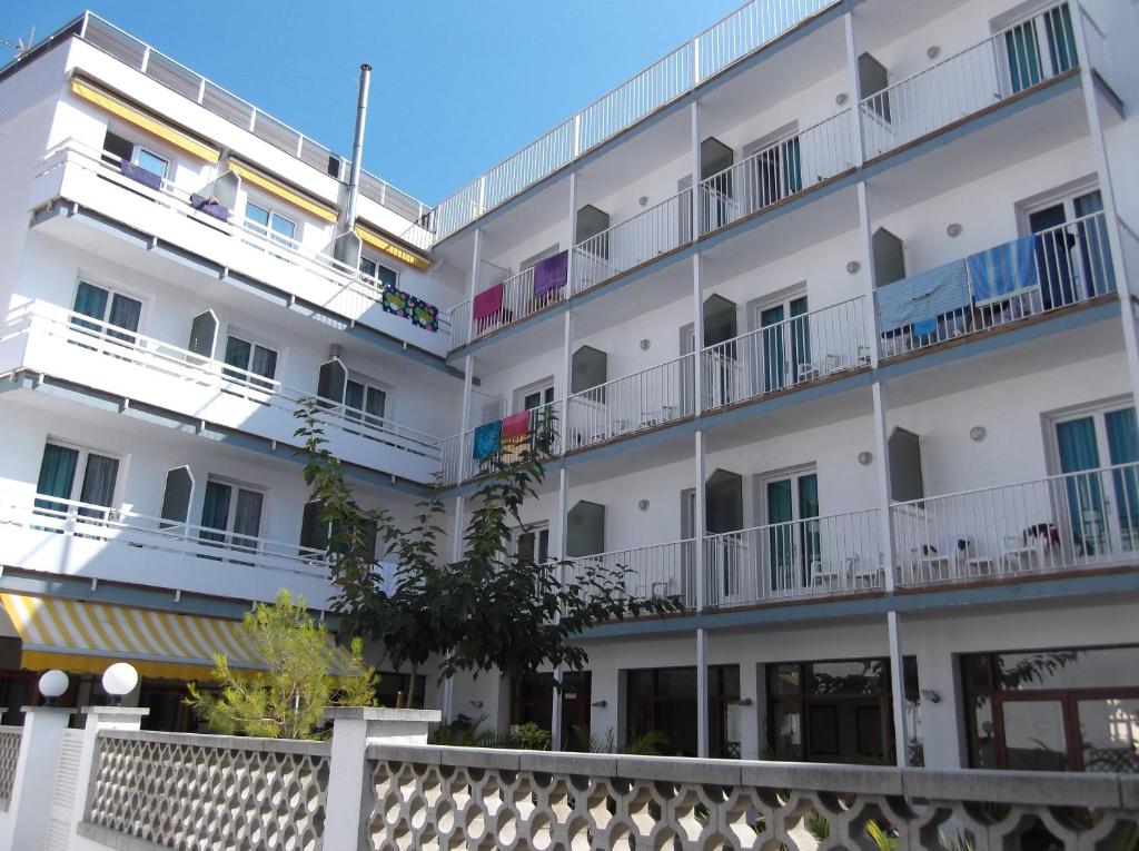 Hotel GHT Simeon photo 2