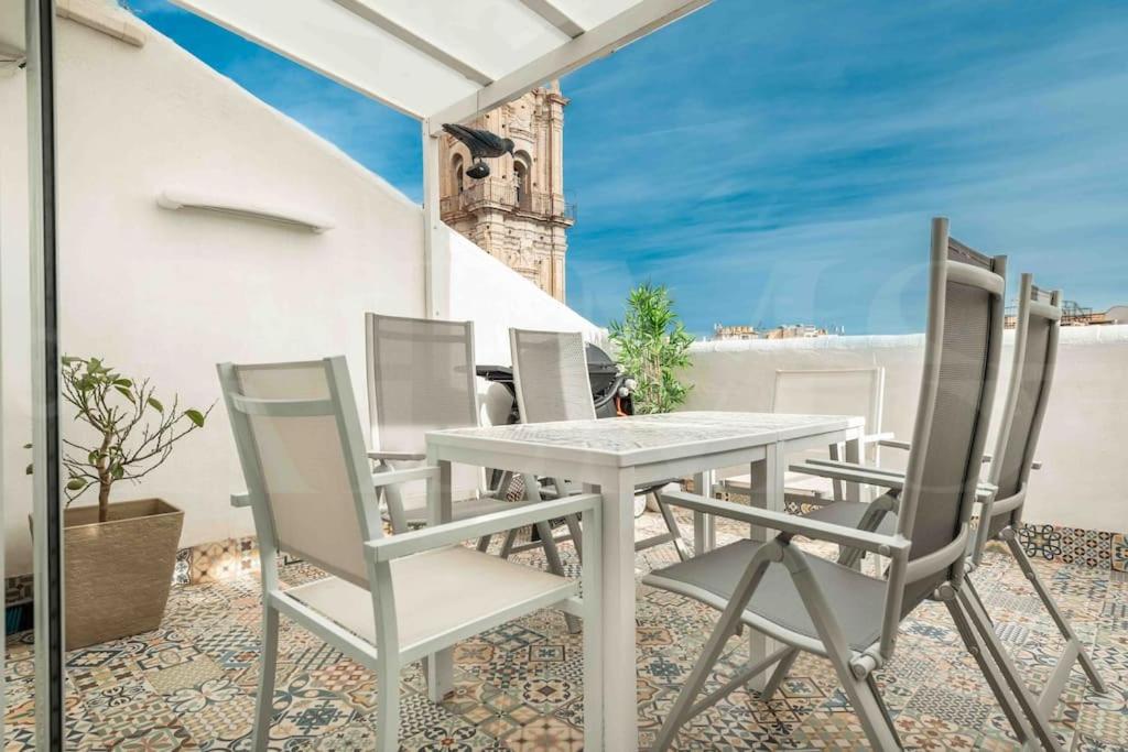 Private terrace, barbecue & cathedral view by REMS — photo 1