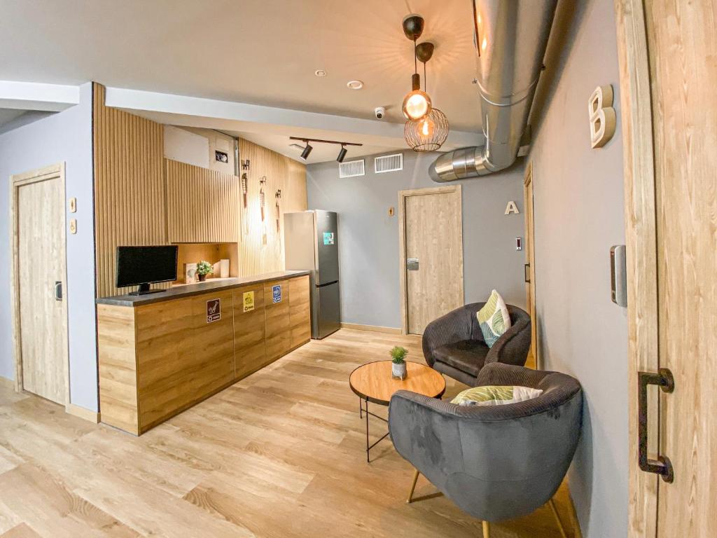 The POD Suite Hostel Blasco photo 2