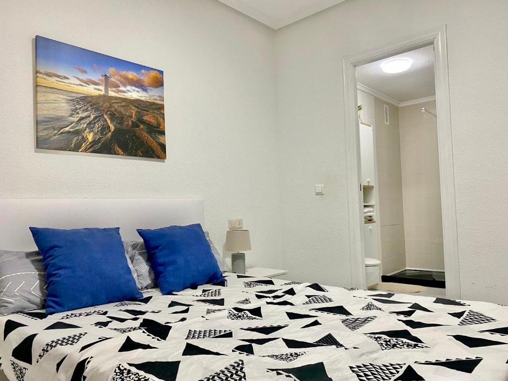 Torrevieja modern apartment with swimming pool photo 2