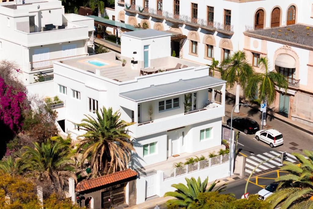 Sunnyland luxury villa santacruz — photo 1