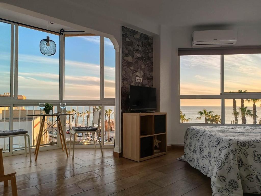 Ruselo 308. Loft en paseo marítimo de Torrox Costa — photo 1