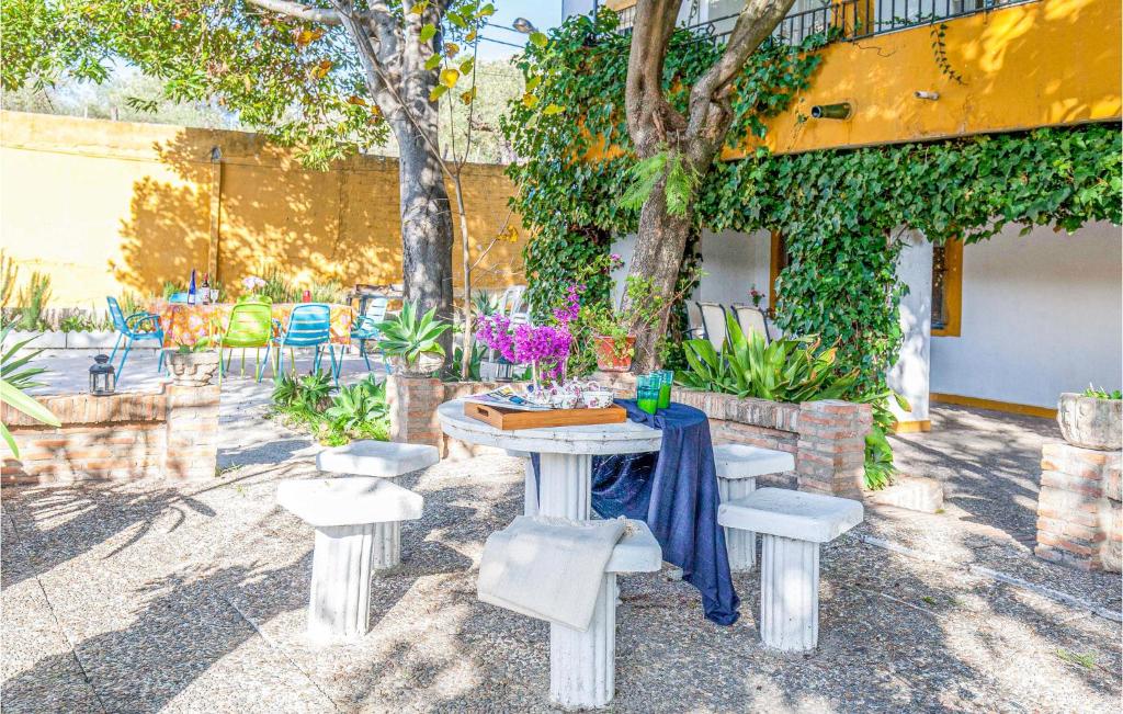 Lovely Home In Tomares With Kitchen photo 3