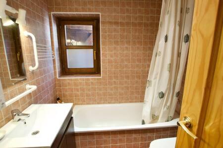 Booking.com: Hotels in Alp. Book your hotel now! photo 3