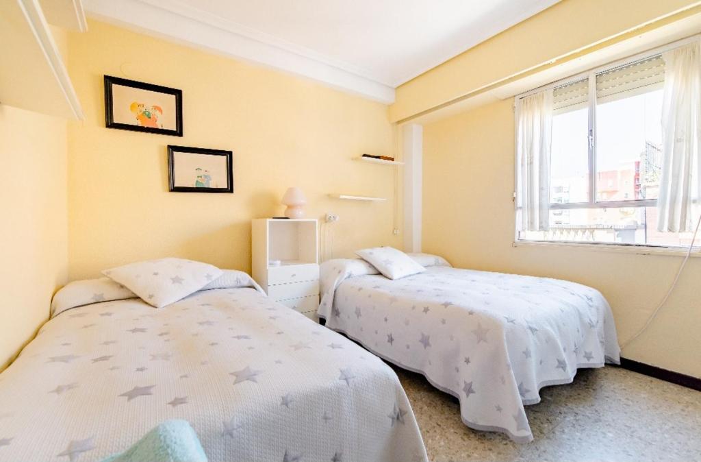 Se alquila una habitación doble con aire acondicionado — photo 1