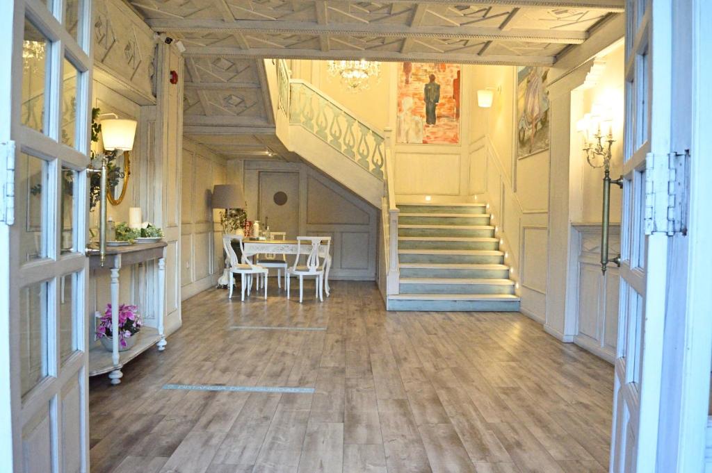 Ares Hotel photo 2
