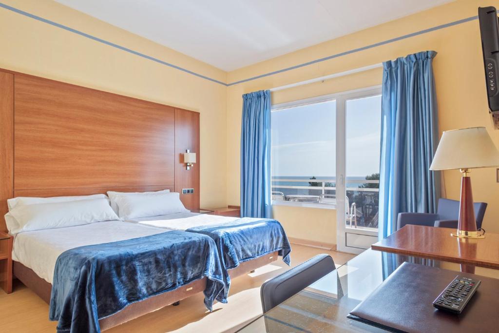 Hotel Sant Jordi photo 2