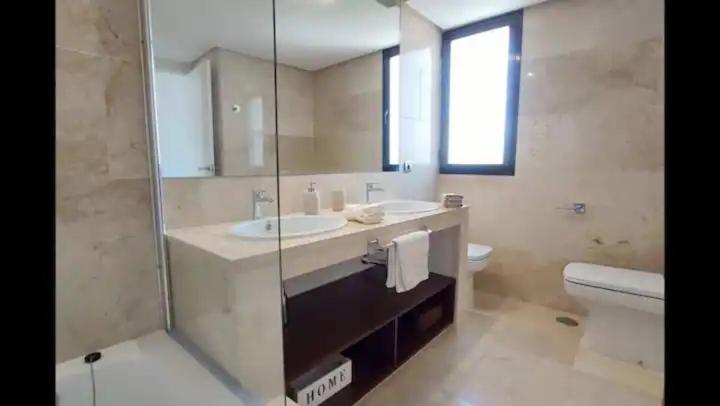 Fabuloso y amplio Duplex en Urb Jardines de Sotogrande photo 3